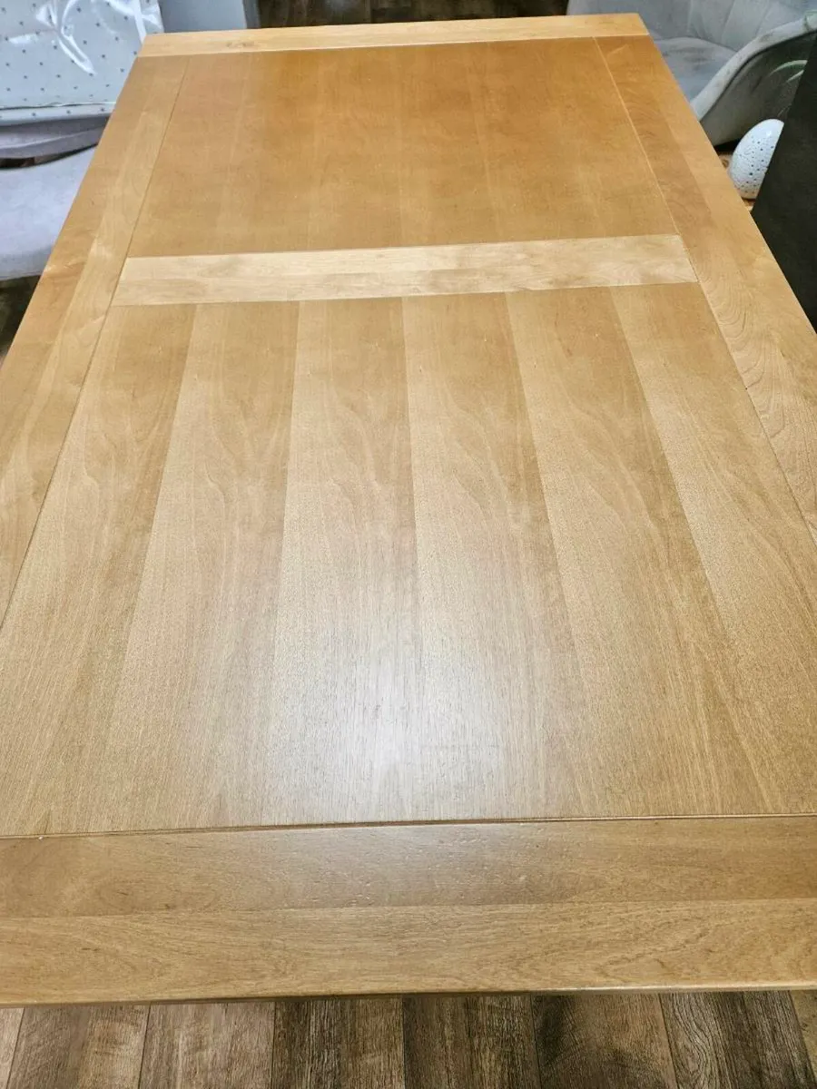 Dining table & 6 chairs - Image 1