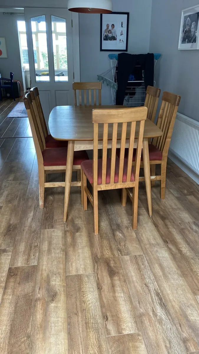 Dining table & 6 chairs - Image 4