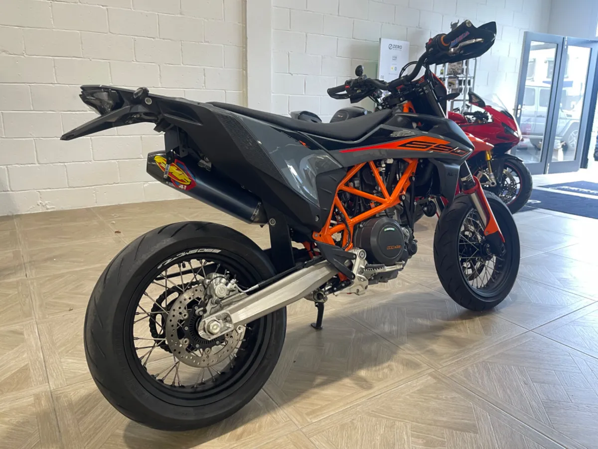 KTM 690 SMC R 2022 Only 1,900km! - Image 3