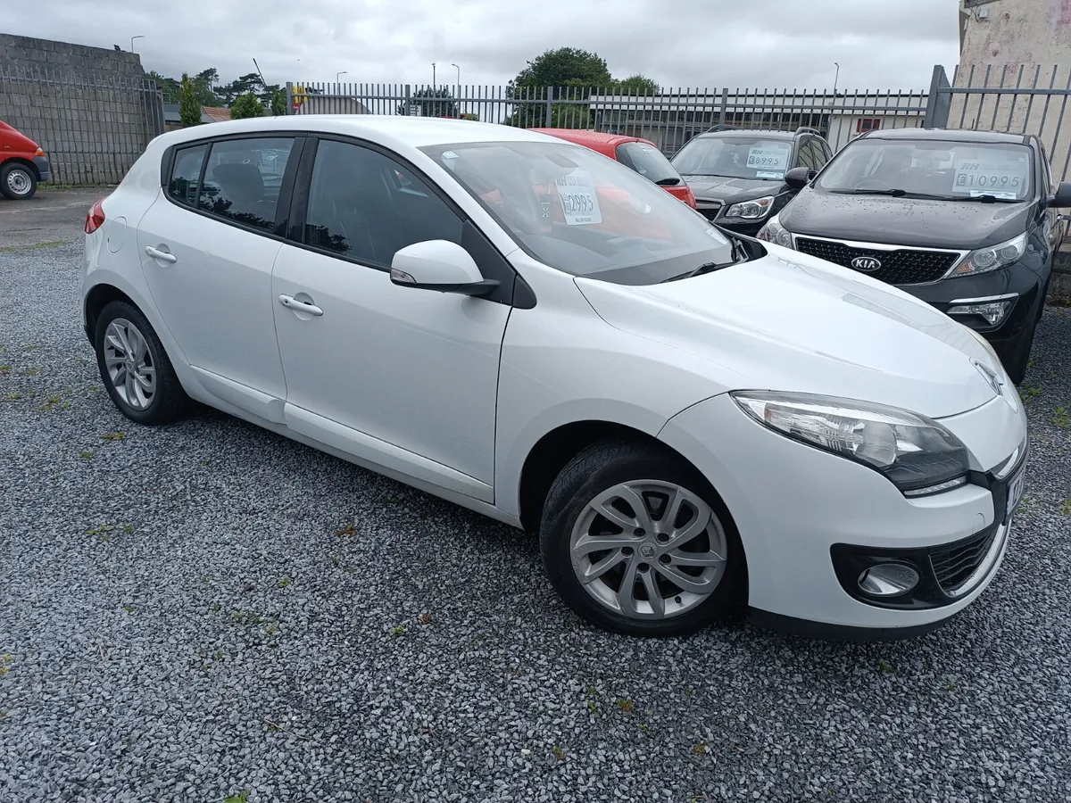 2012 Renault Megane 1.5 DCI dynamique - Image 2