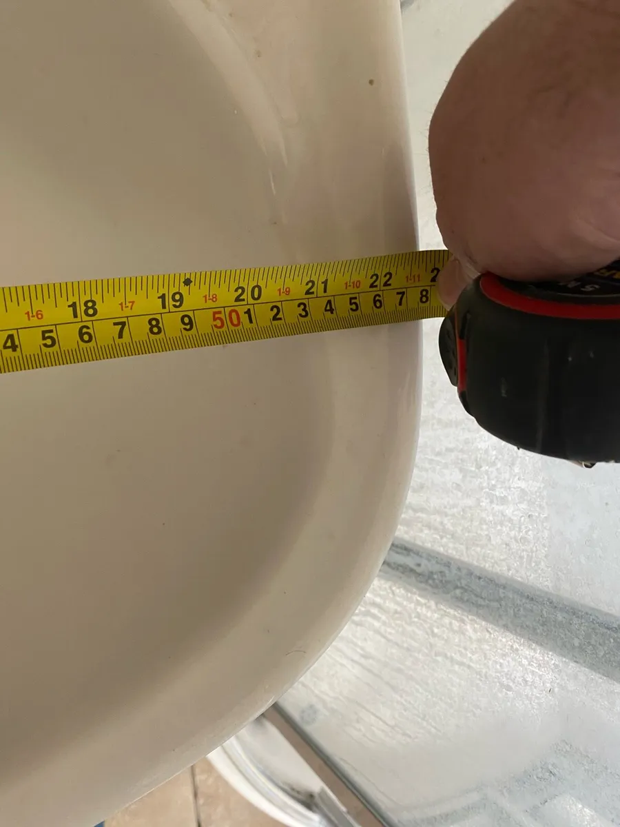 Pedestal sink - Image 2