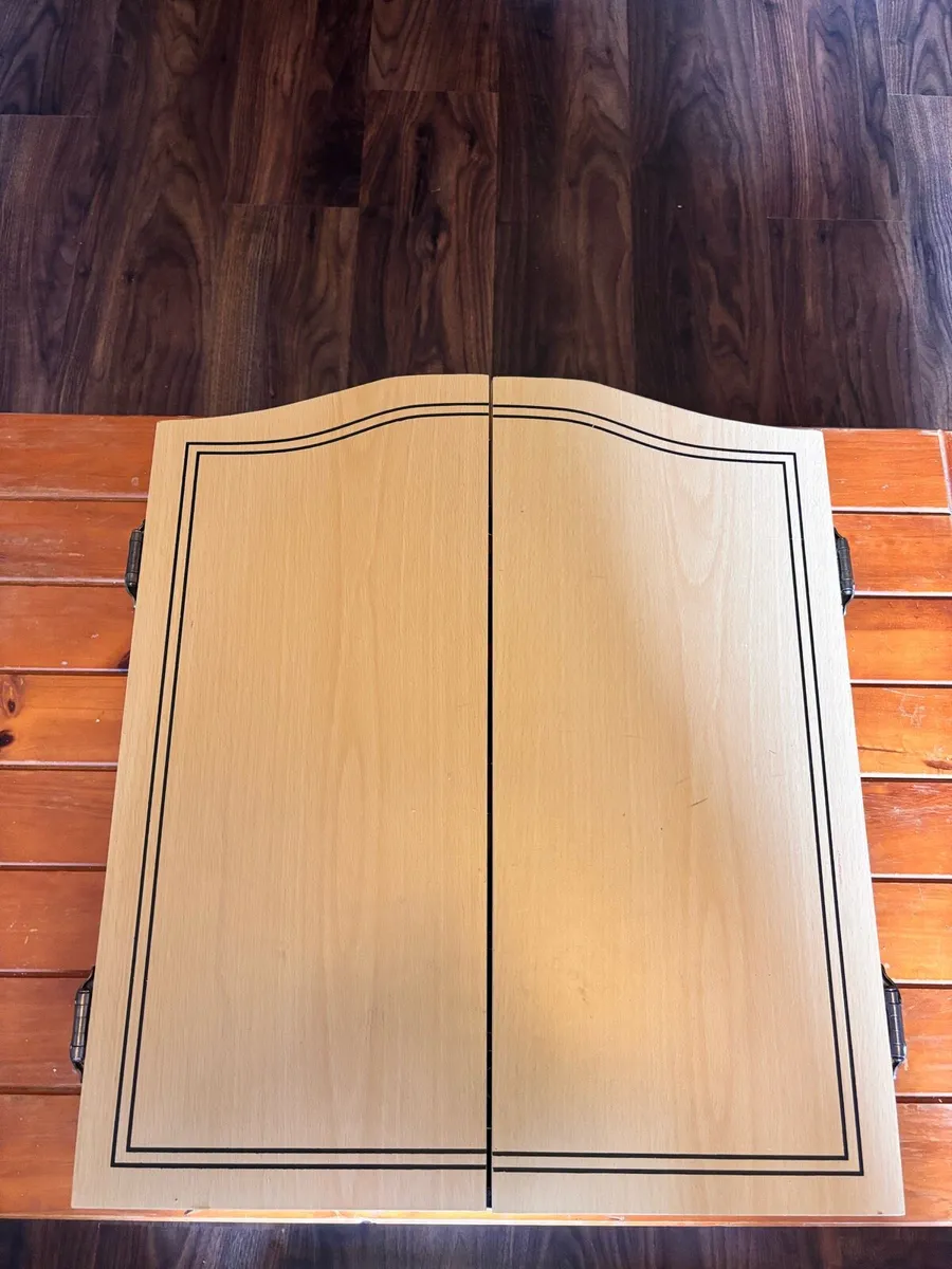 Dart board and cabinet - Image 2