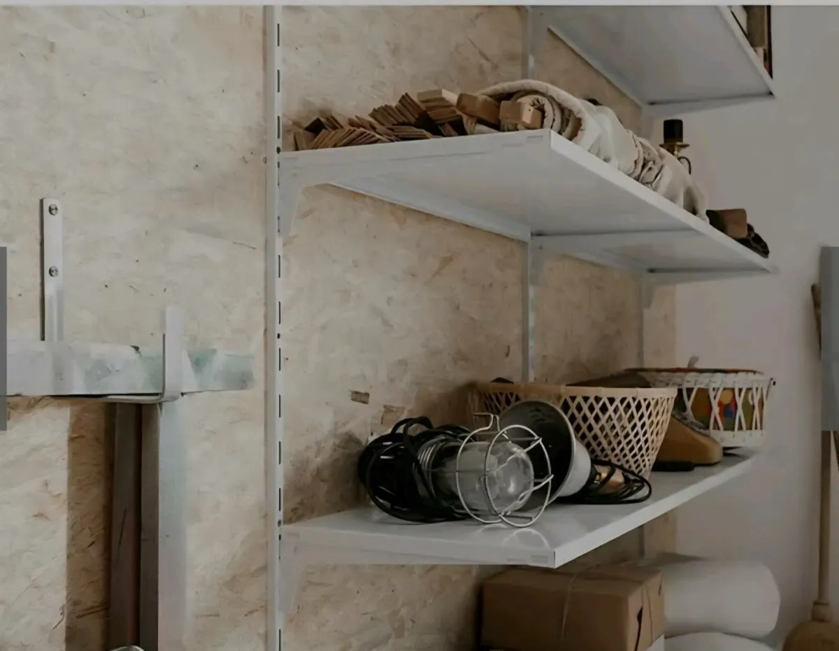 Twin Slot Shelving System With Brackets - Image 1