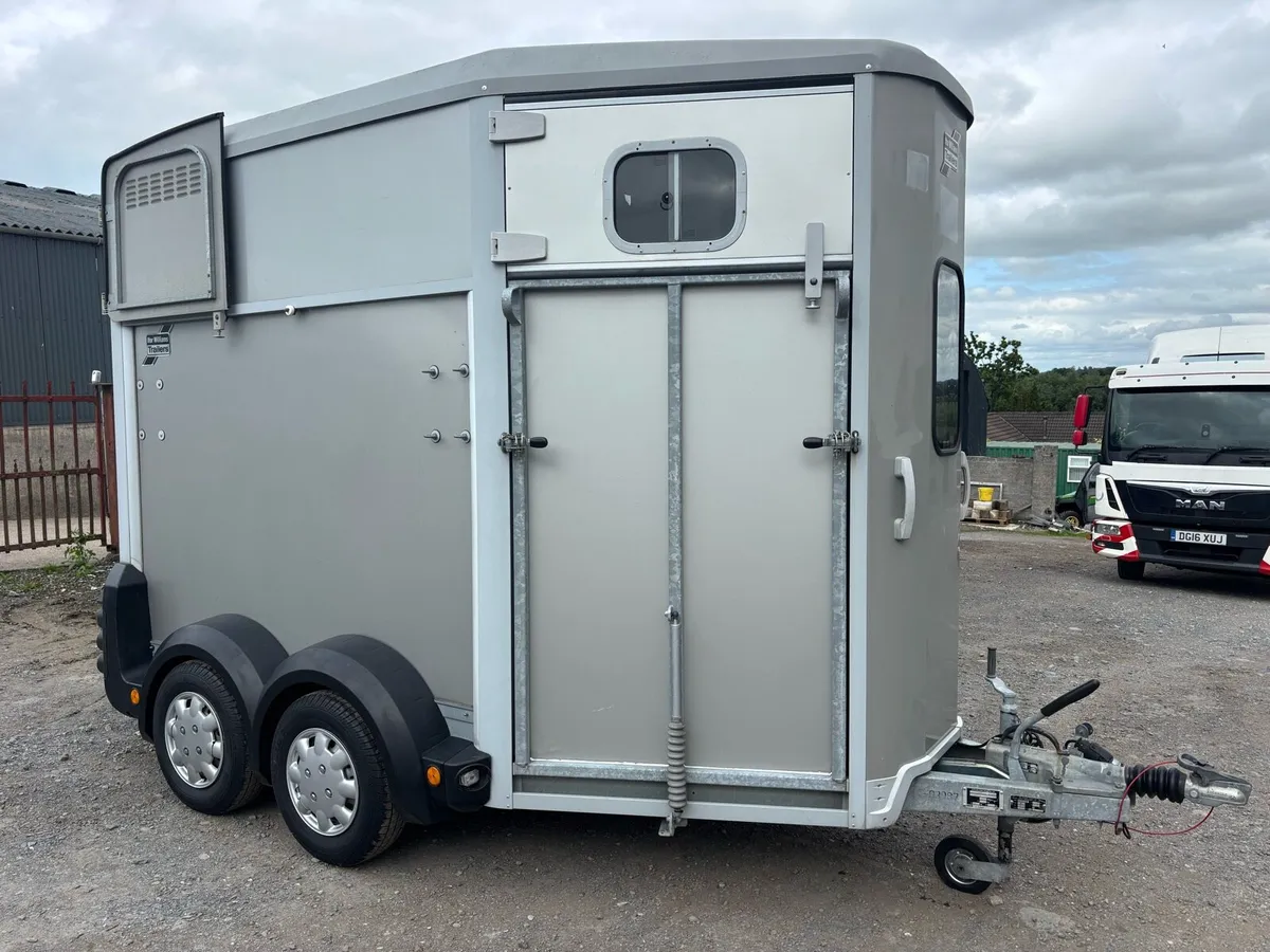 IFOR WILLIAMS HB506 SILVER HORSEBOX - Image 1