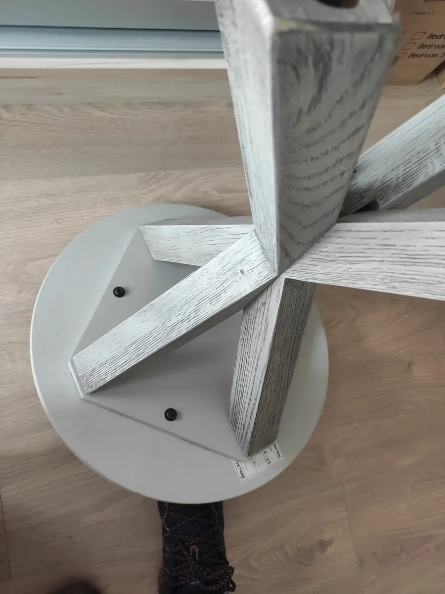 Light grey circular coffee / lamp table - Image 2