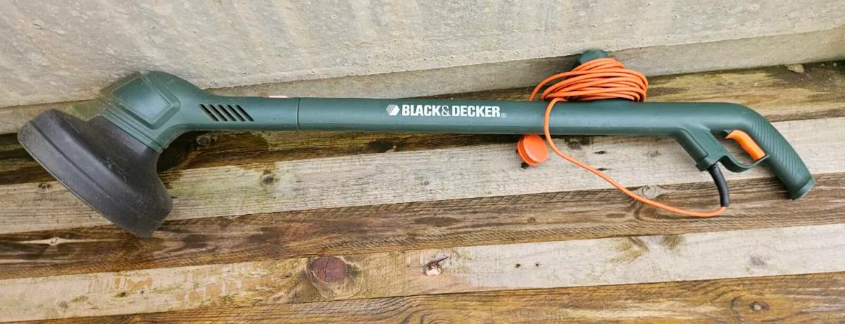 Black + Decker Strimmer - Image 1