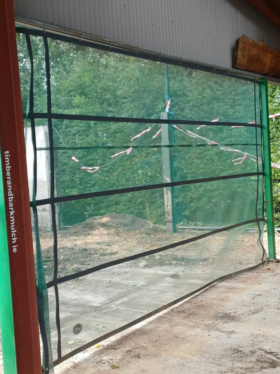 Wind Barrier USED w/ Rail - Image 1