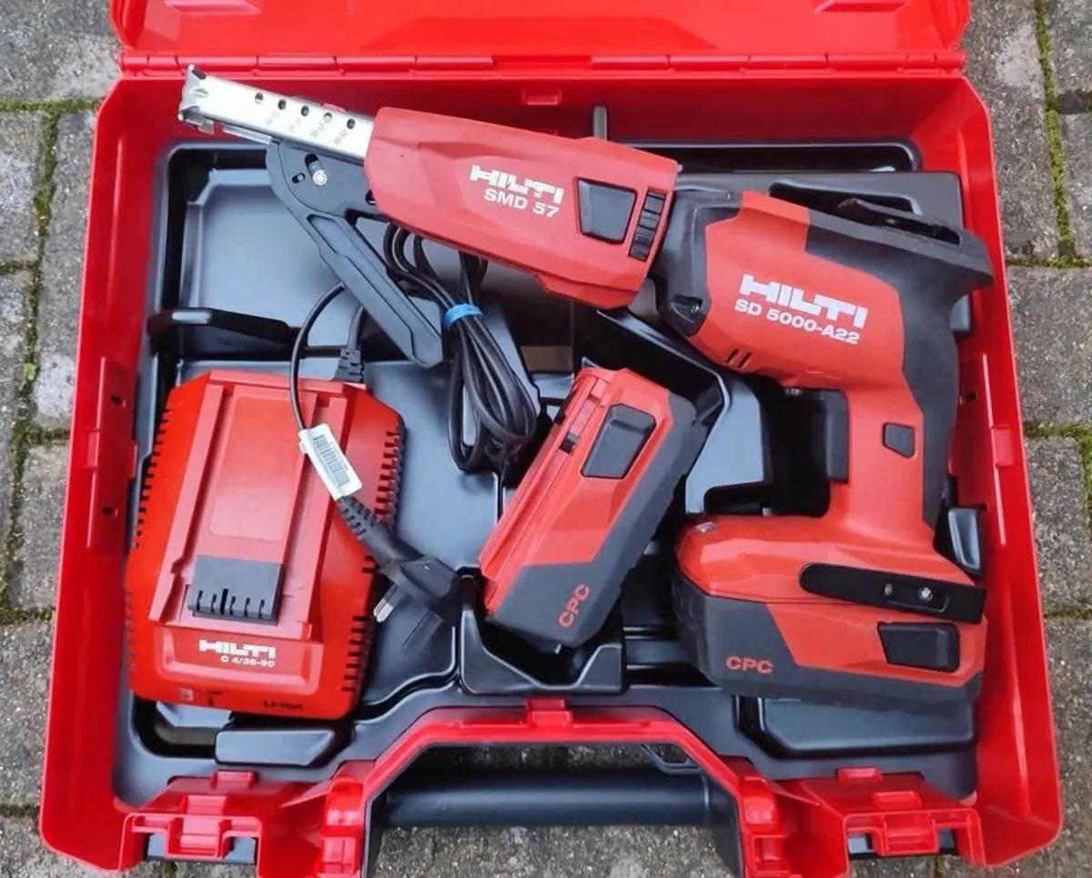 Hilti SD5000-A22 Screw Gun with 2 batts, charger - Image 1