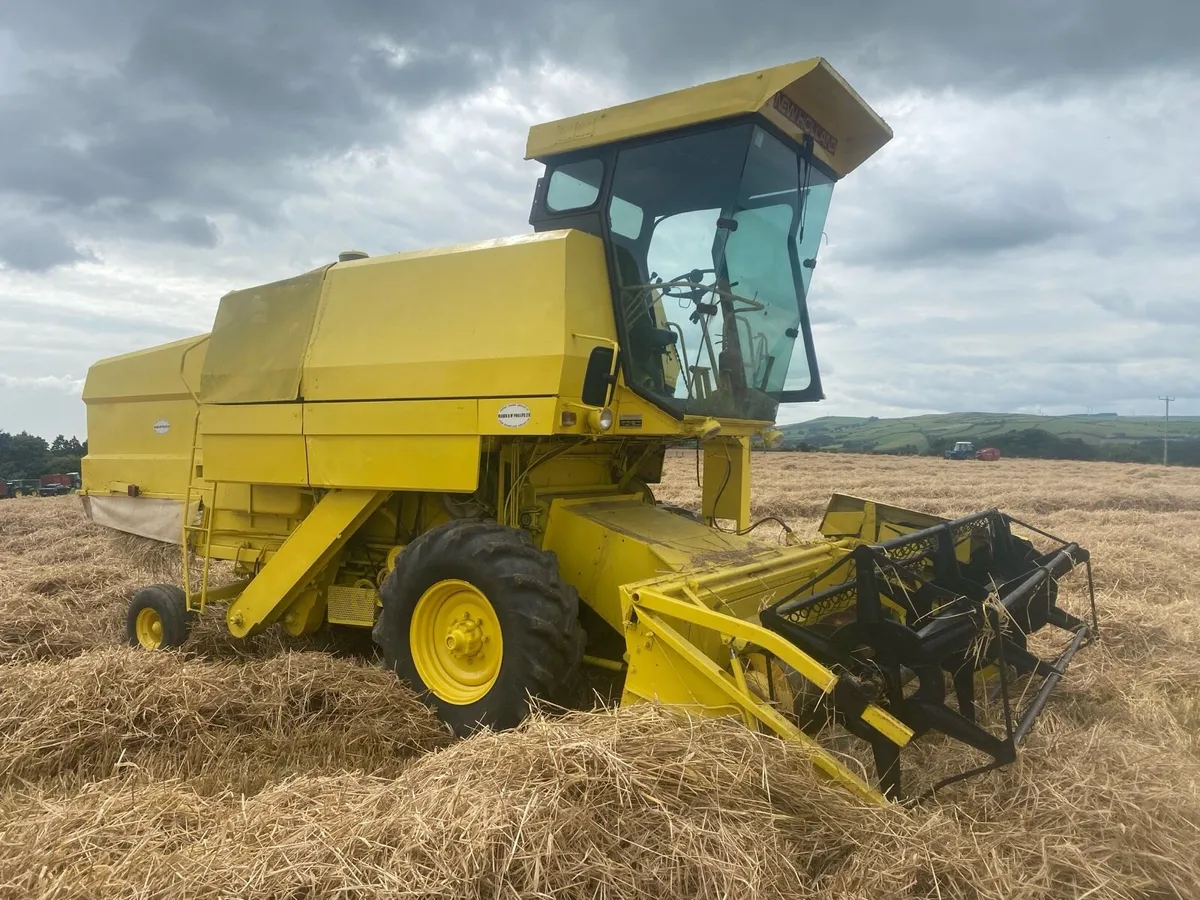 New Holland 8030 - Image 2