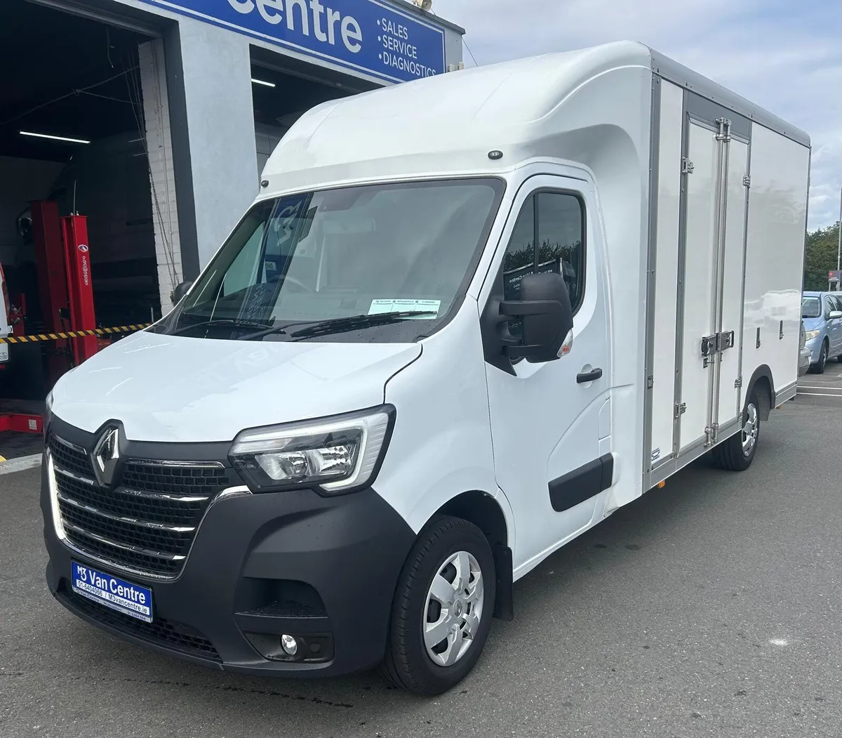 2022 Renault Master Low Loader Red Edition - Image 2