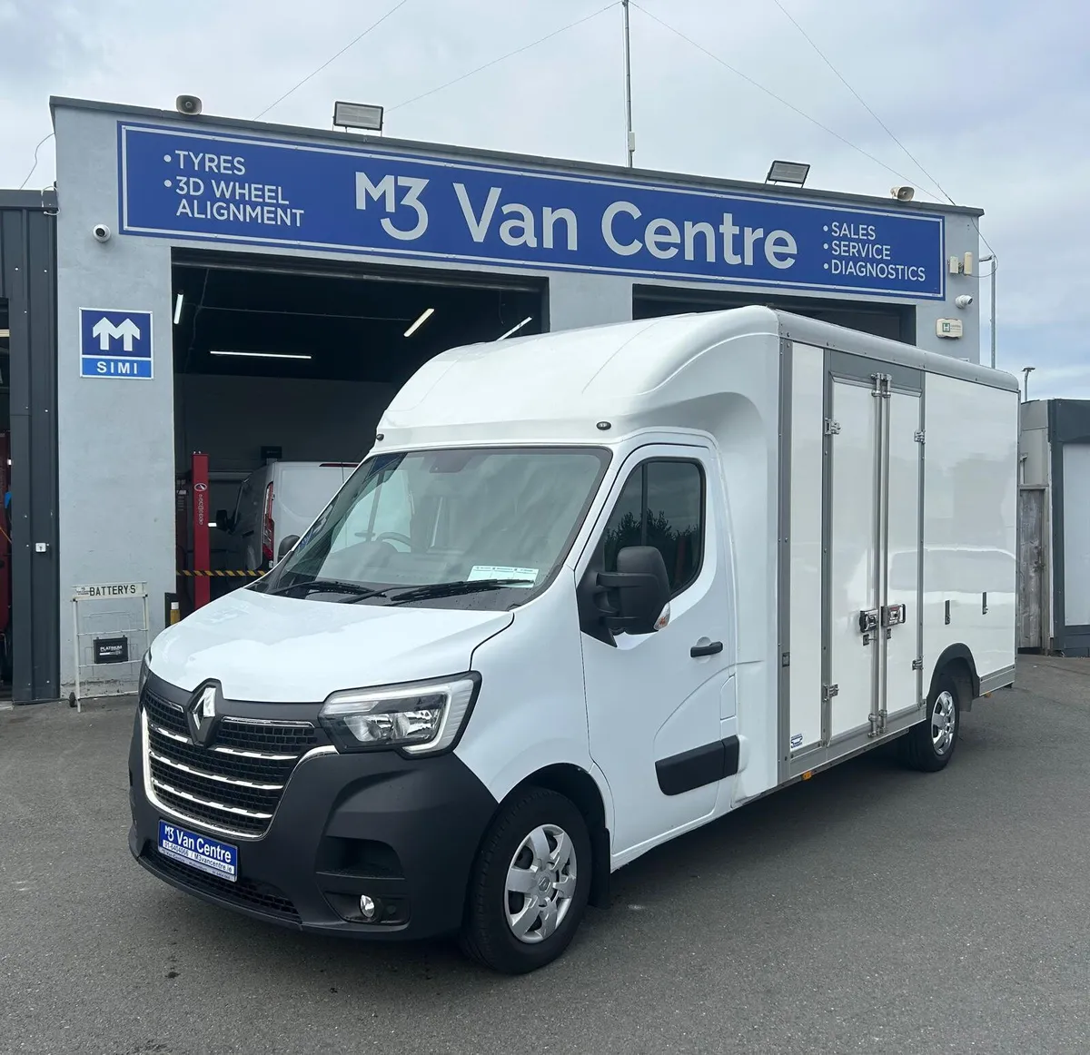 2022 Renault Master Low Loader Red Edition - Image 1
