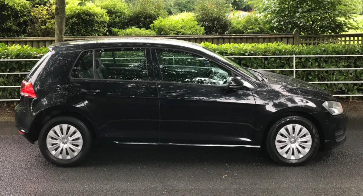Volkswagen Golf 1.6 TDI 105HP TRENDLINE - Image 4