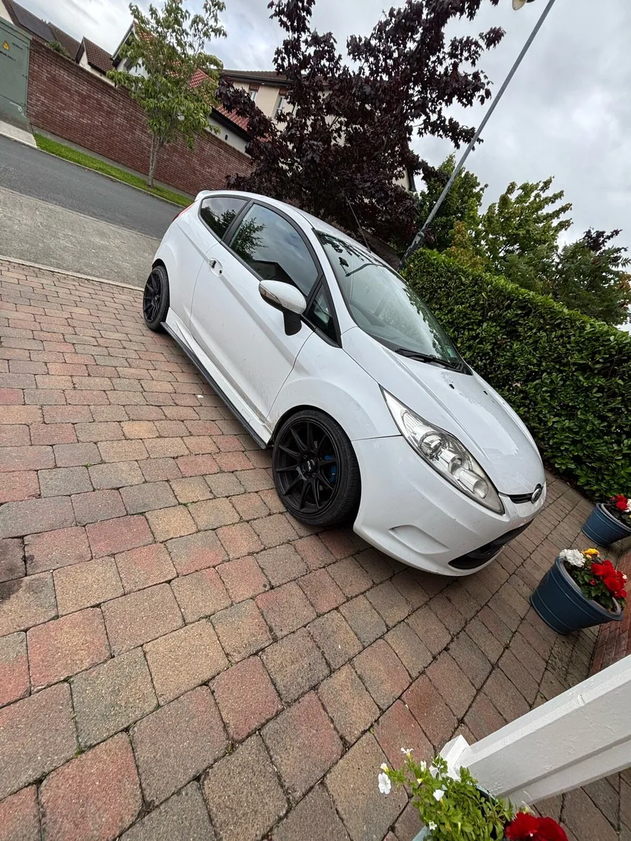 Ford Fiesta 2010 €1800 - Image 1