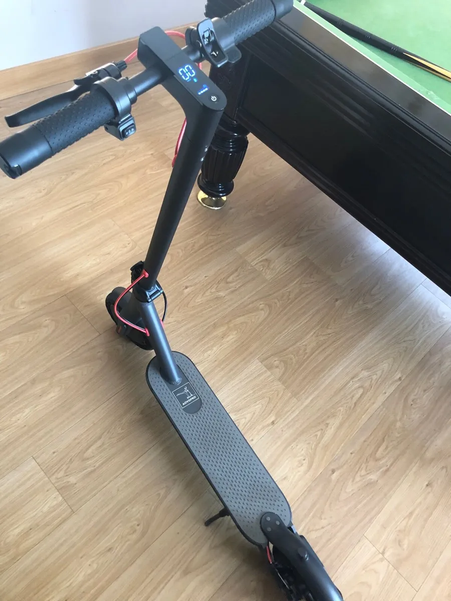 AOVOPRO ES80 ELECTRIC SCOOTER - QUICK SALE !! - Image 1