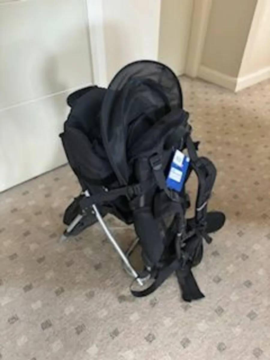 childs car seat and baby carrier - Image 2
