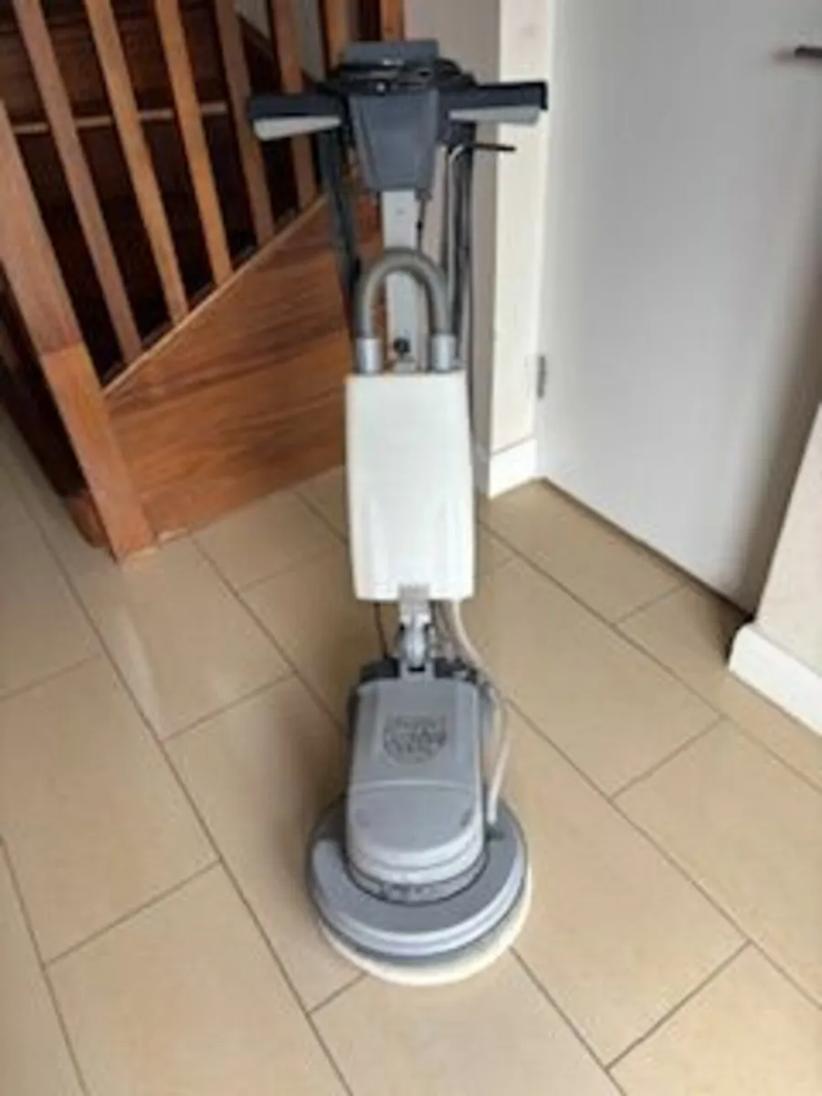 Floor cleaner/polisher for sale - Image 2