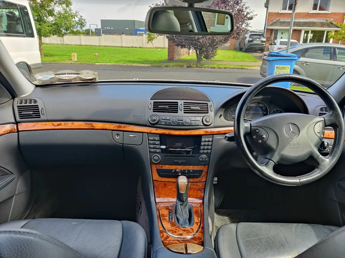 Mercedes-Benz E-Class 2003 - Image 3