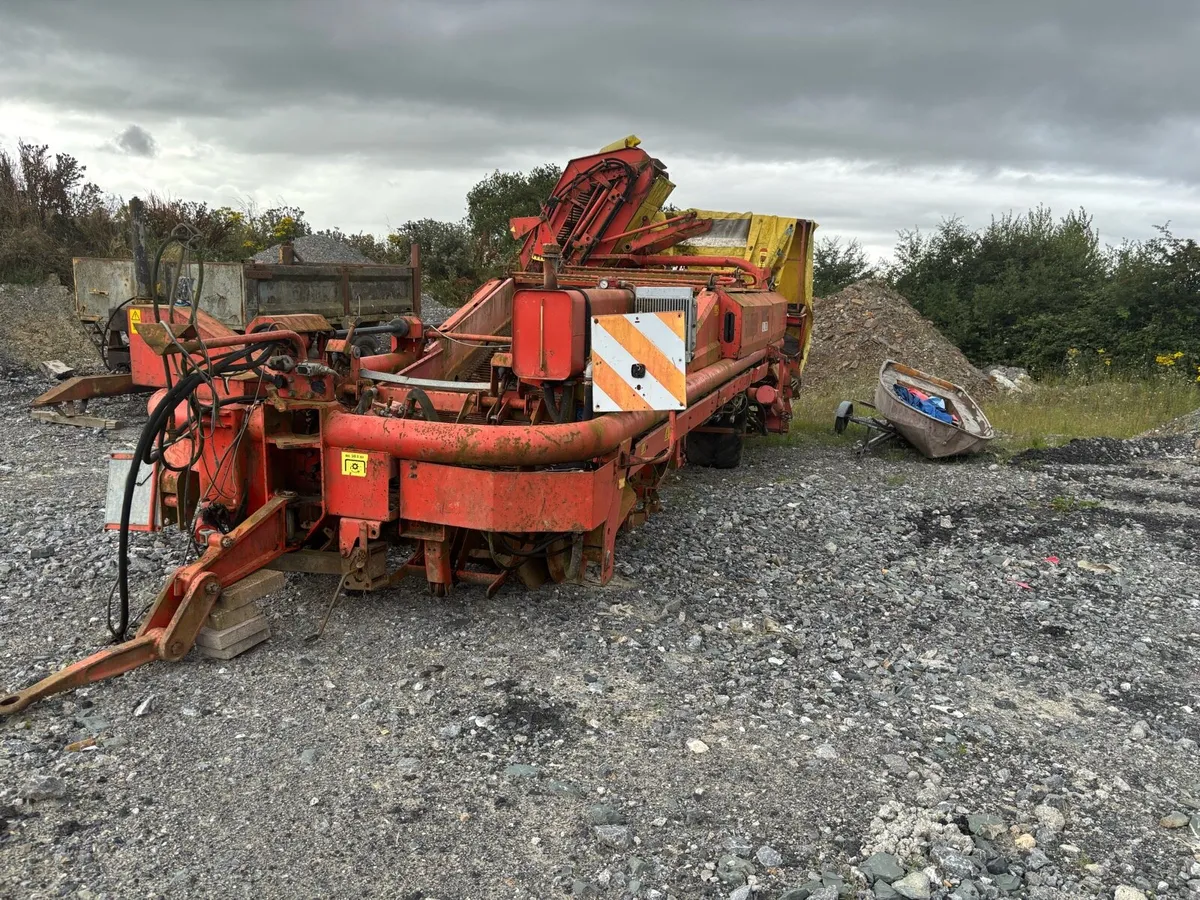 Grimme 1700 potato harvester - Image 1