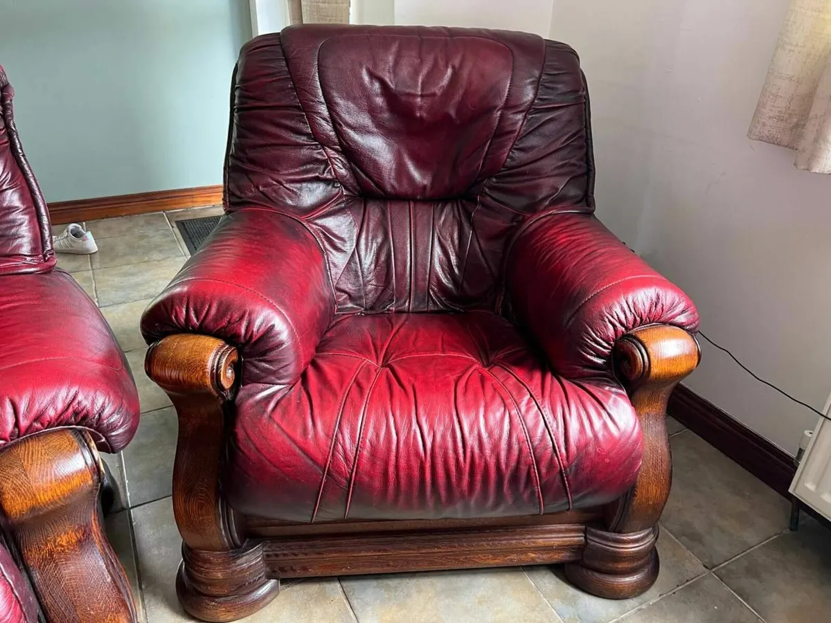 Leather sofa 1+2 chairs - Image 3