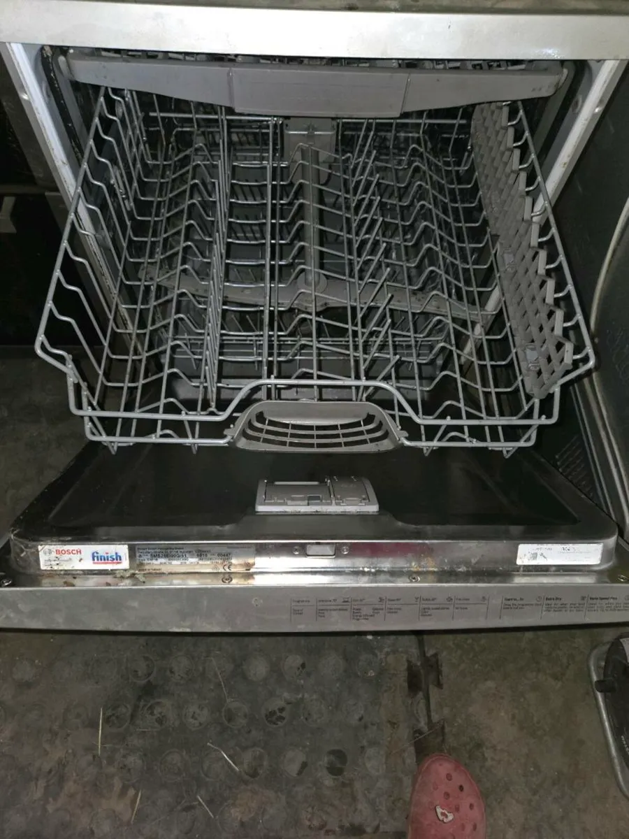 Bosch series 2 freestanding dishwasher - Image 3