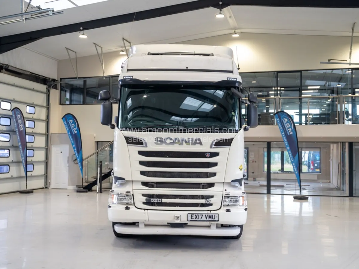 2017 (17) SCANIA R520 V8 6X2 TAG - Image 2