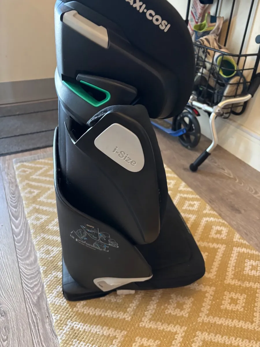 Baby seat - Image 1