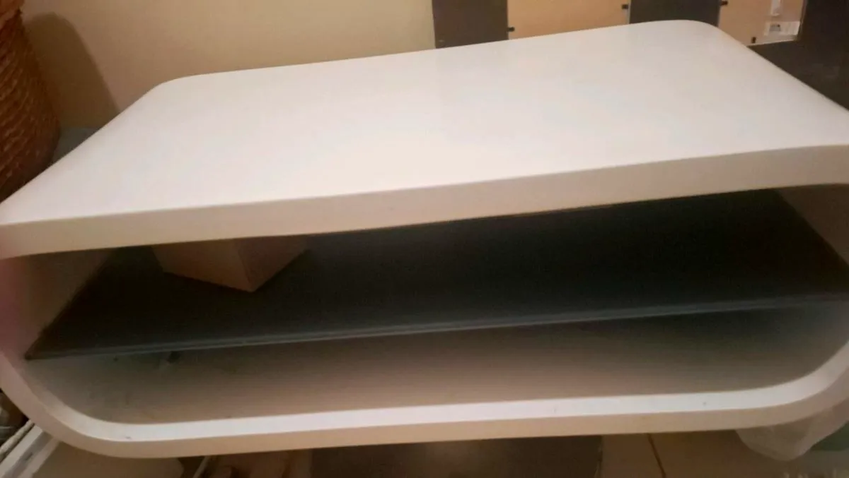 TV unit - Image 1