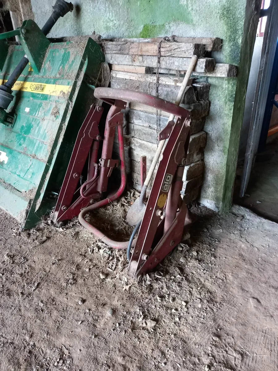 2030 loader and buck rake - Image 2