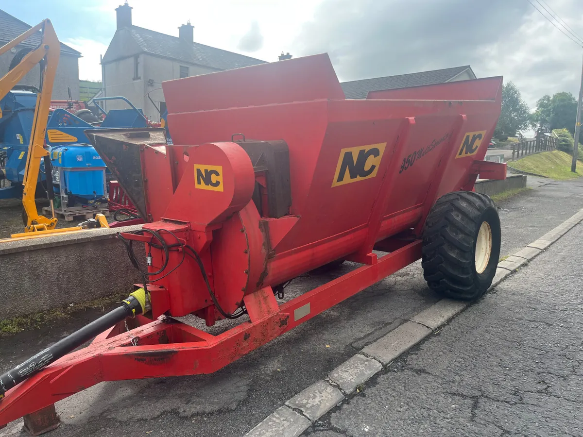 Used 950 NC Multispreader - Image 4