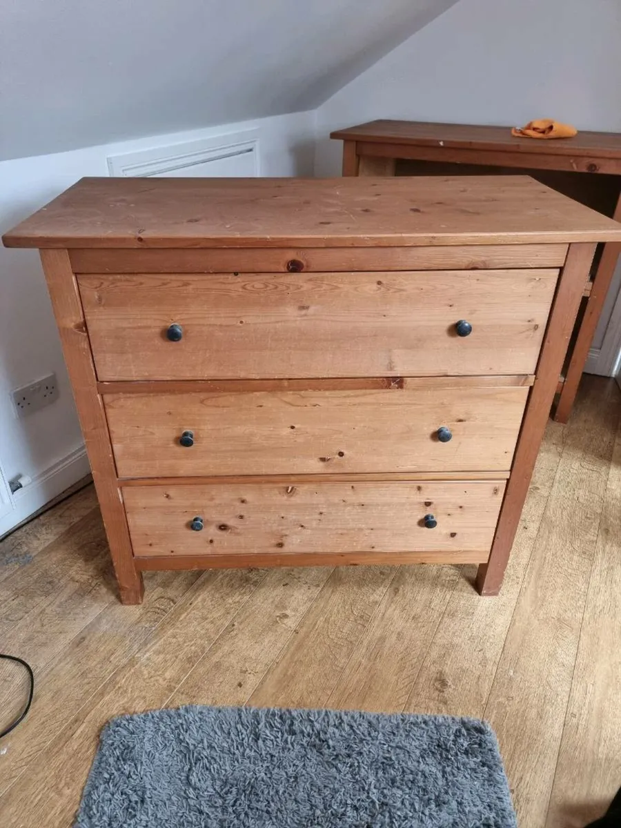 Desk & Chest of Drawers - Free to collect - Image 2