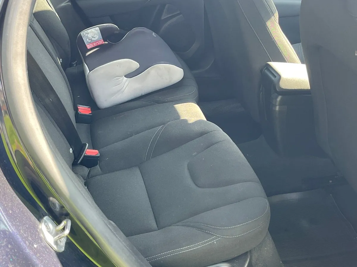 Volvo V40 - Image 3