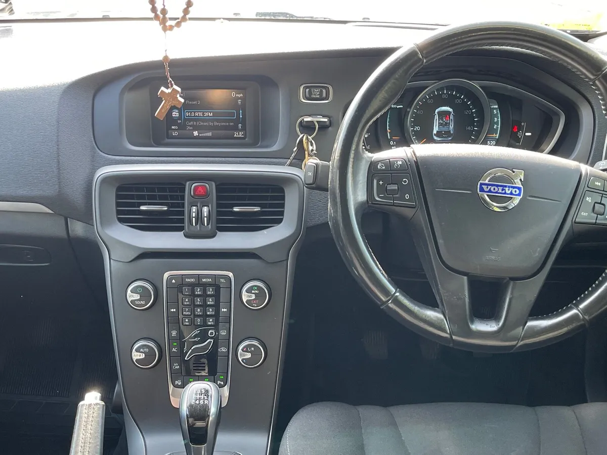 Volvo V40 - Image 4