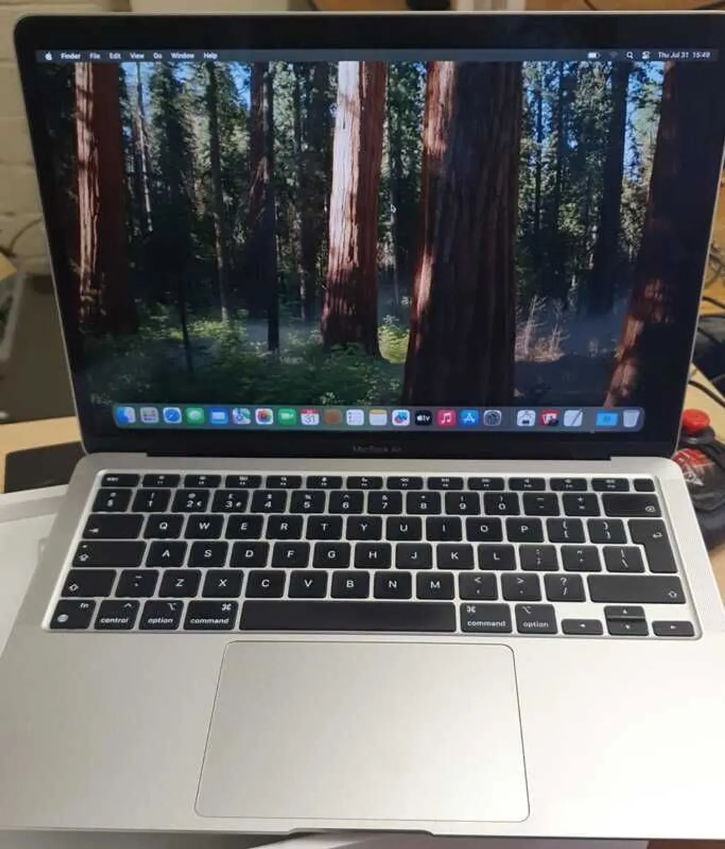 Apple MacBook Air 13" (M1, 2020) | 16GB RAM | 256GB SSD | Silver - Image 1