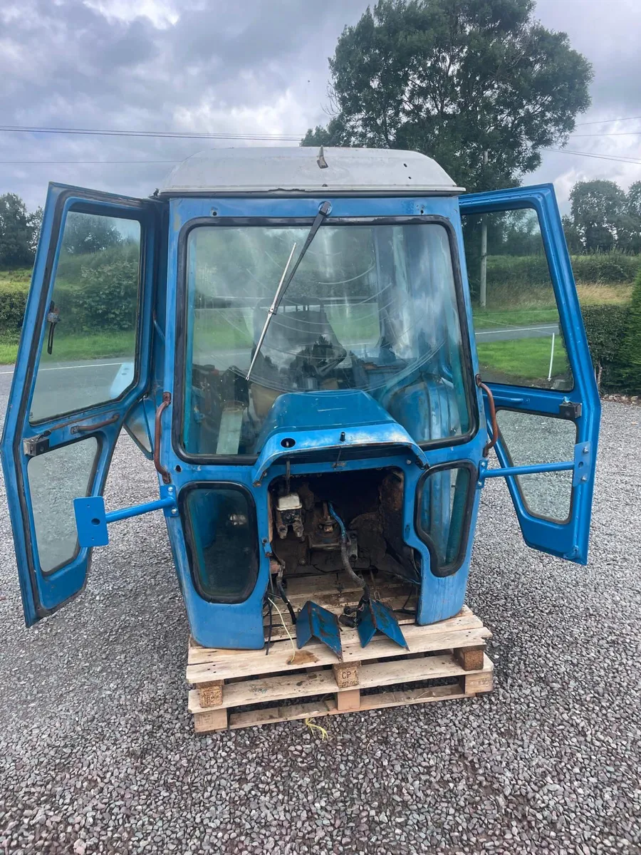 European FORD Cab - Image 1