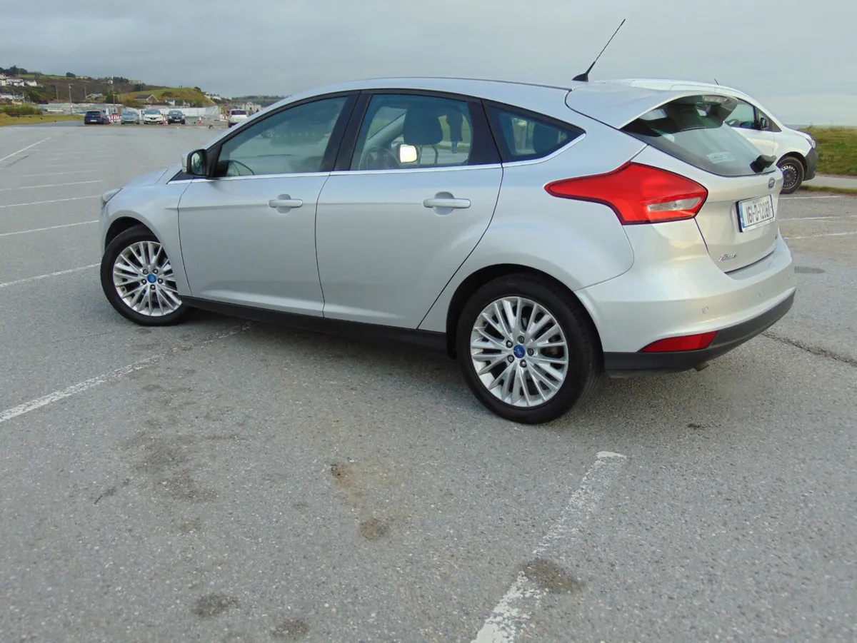 2016 Ford Focus ZETEC 1.0 100PS  5DR - Image 3