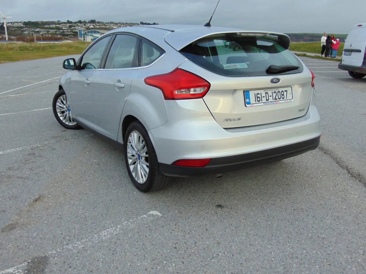 2016 Ford Focus ZETEC 1.0 100PS  5DR - Image 4