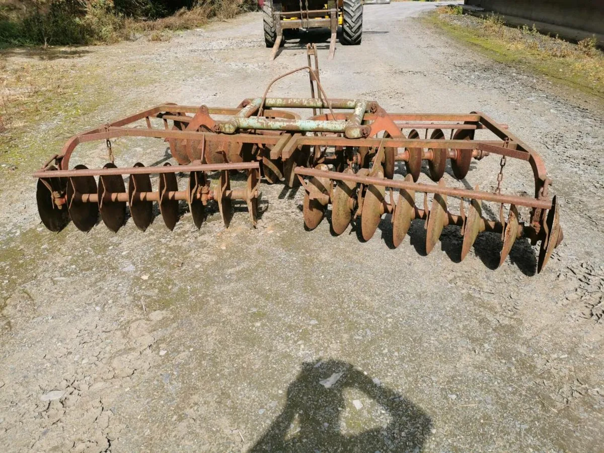 Kverneland fold up disc harrow - Image 2