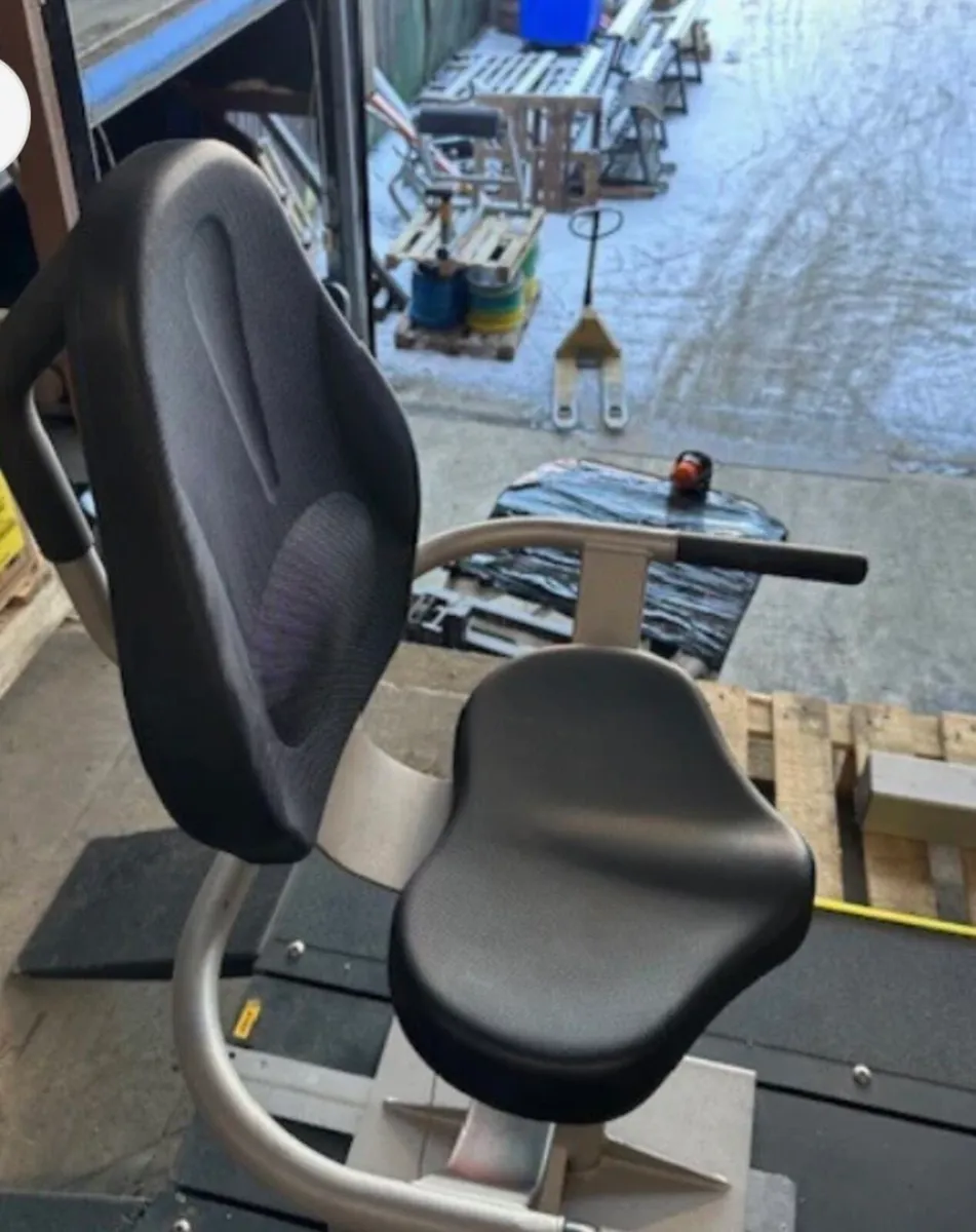 Upper body fluid erg E920 - Image 4