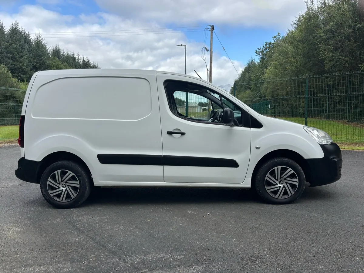 (151) Peugeot Partner 1.6 Professional 90BHP - Image 2