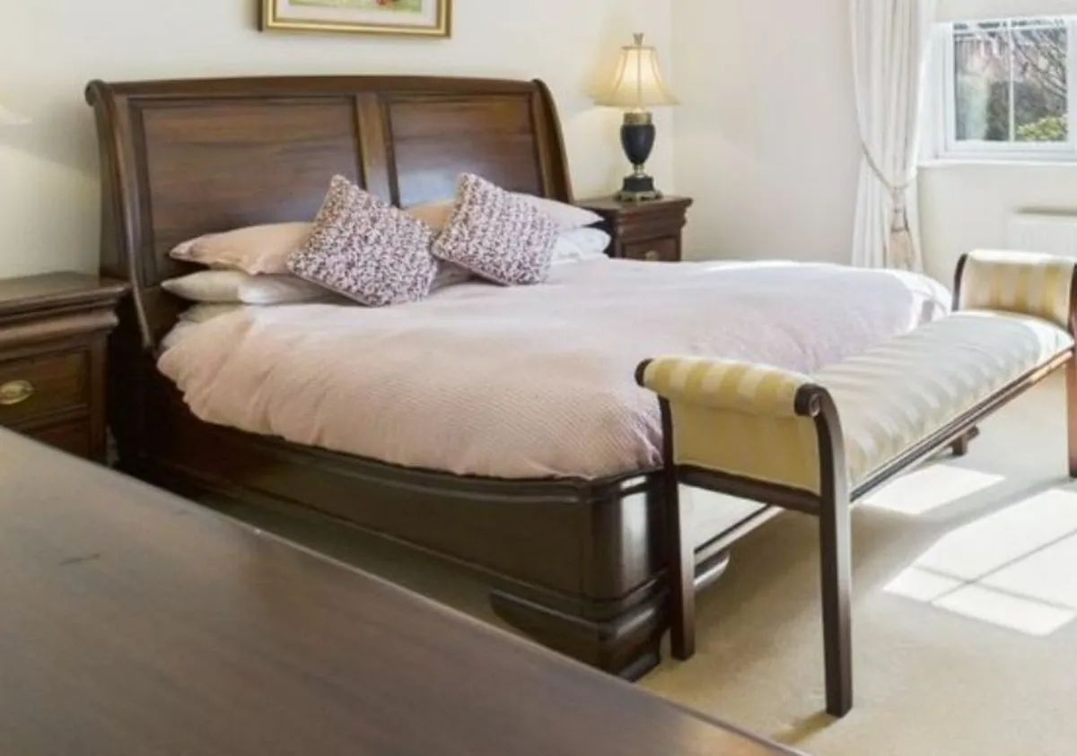 Solid Mahogany Bedroom Furniture Set (12 pieces) - Image 1
