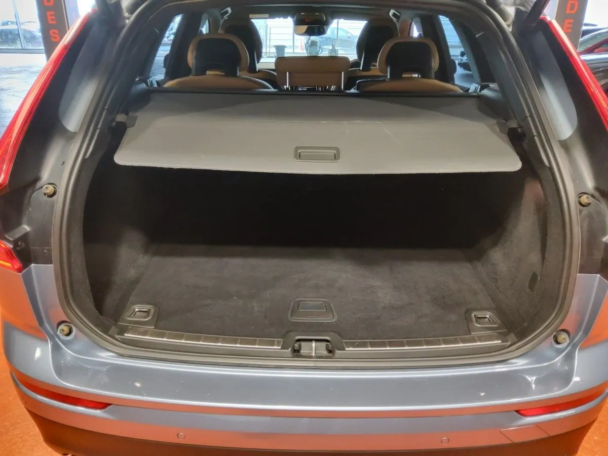 Volvo XC60 D4 (190hp) AWD Momentum Automatic - Image 4