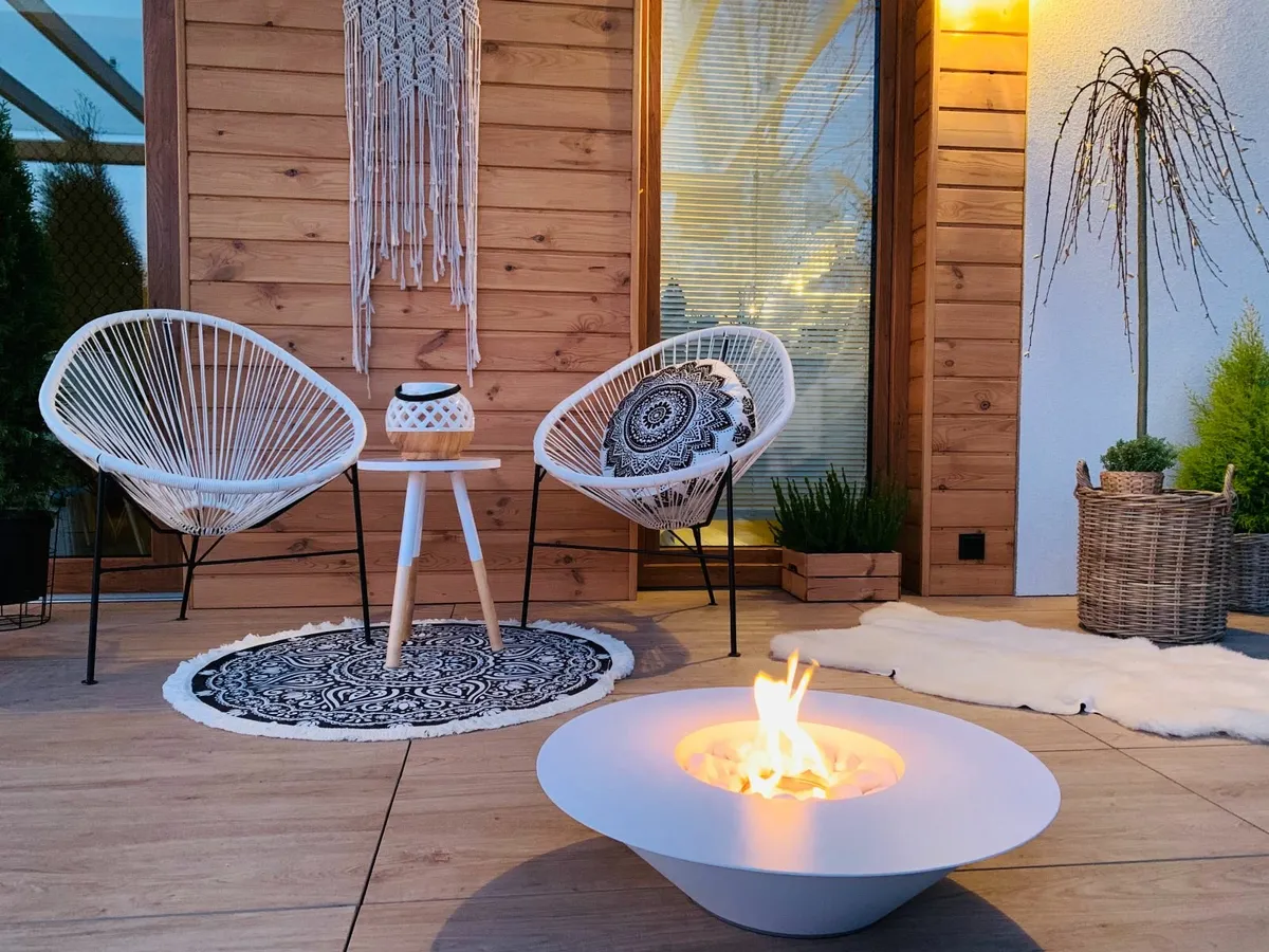 Universe Freestanding Bioethanol Fireplace - Image 1