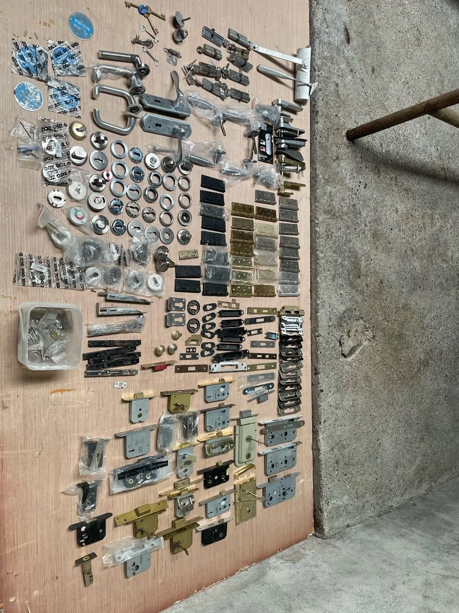 Various door hardware - Image 1