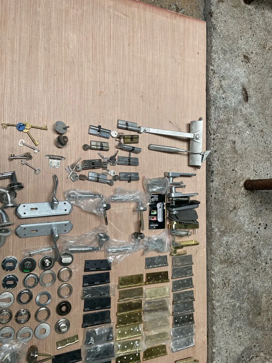 Various door hardware - Image 2