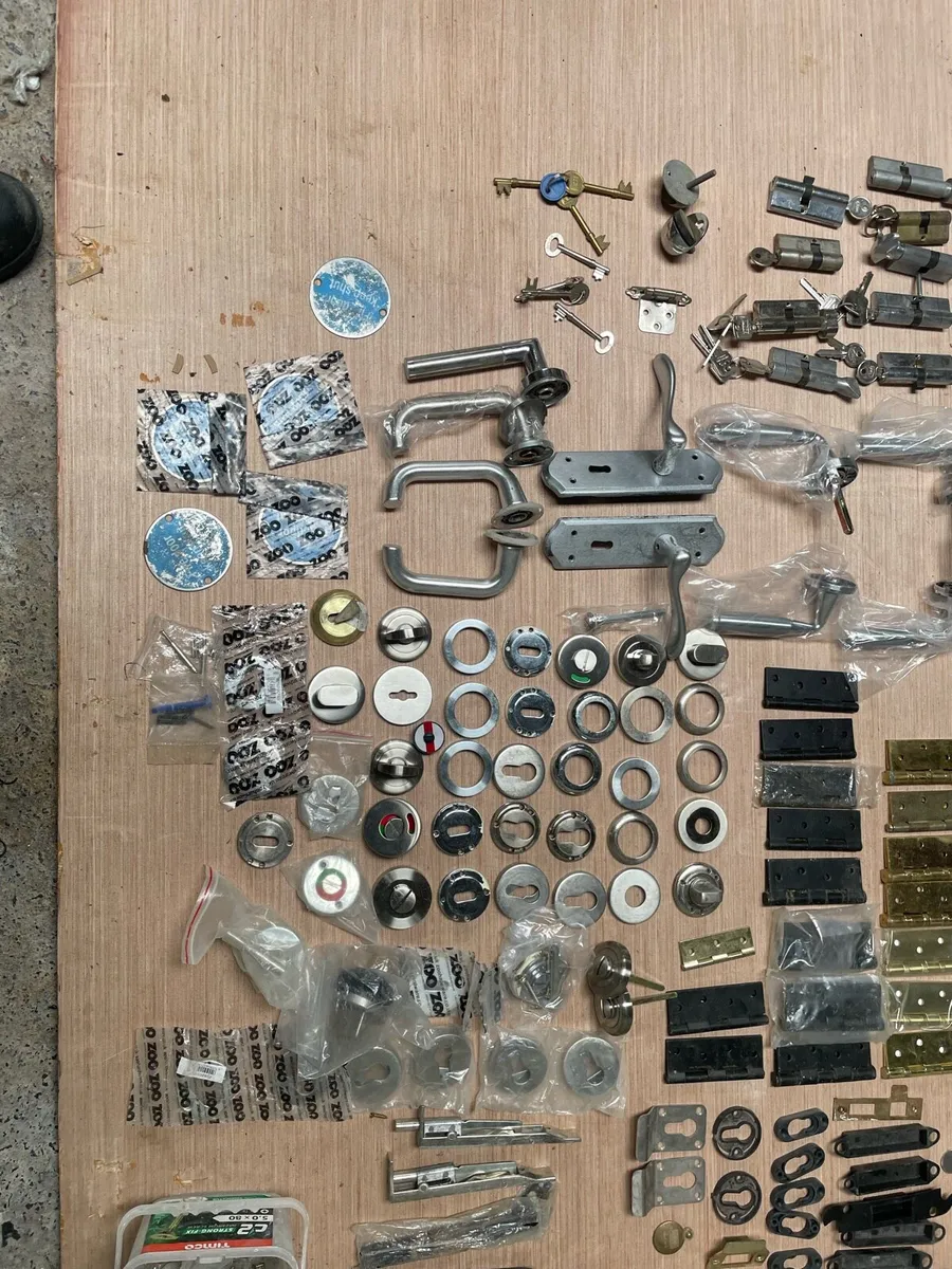 Various door hardware - Image 3