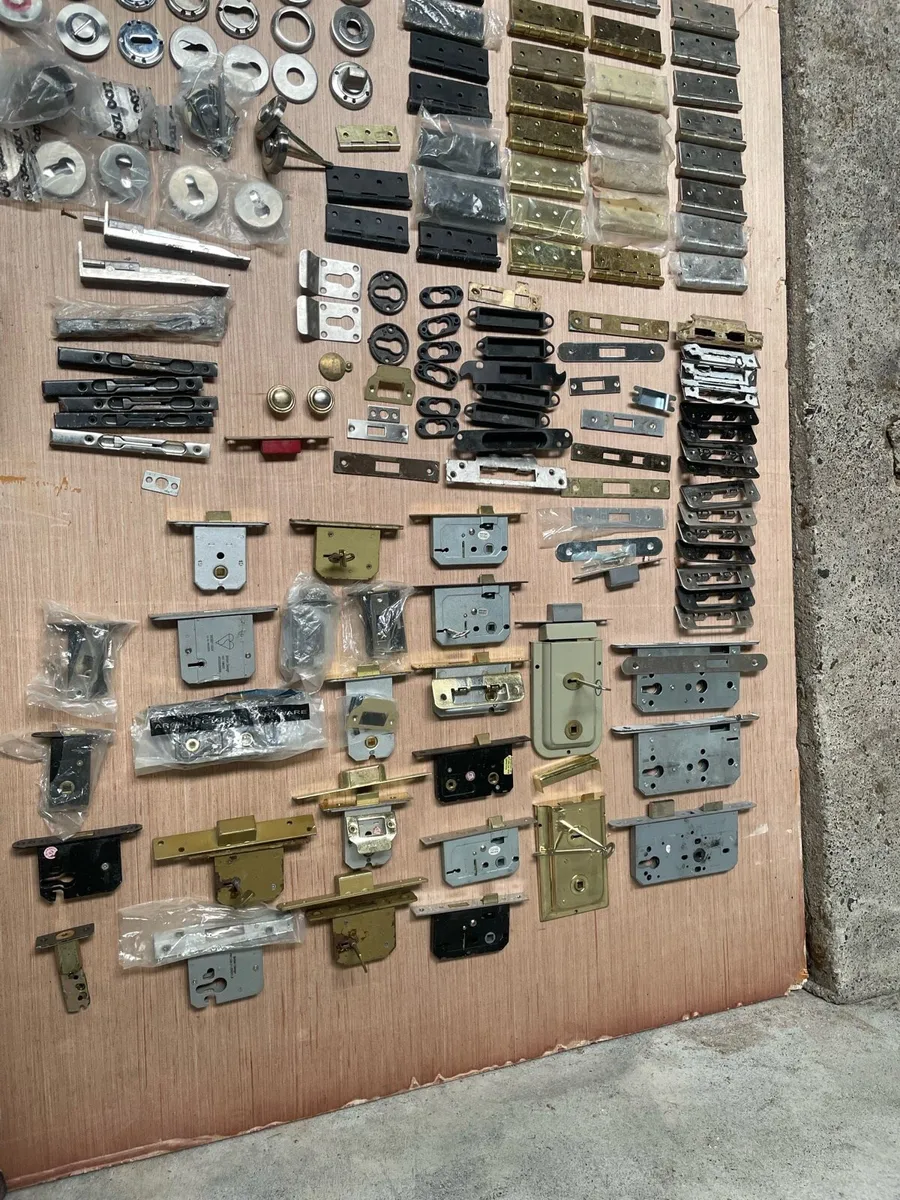 Various door hardware - Image 4