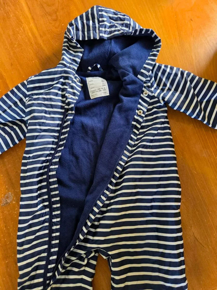 Padded coat and Puddle suit - Image 1