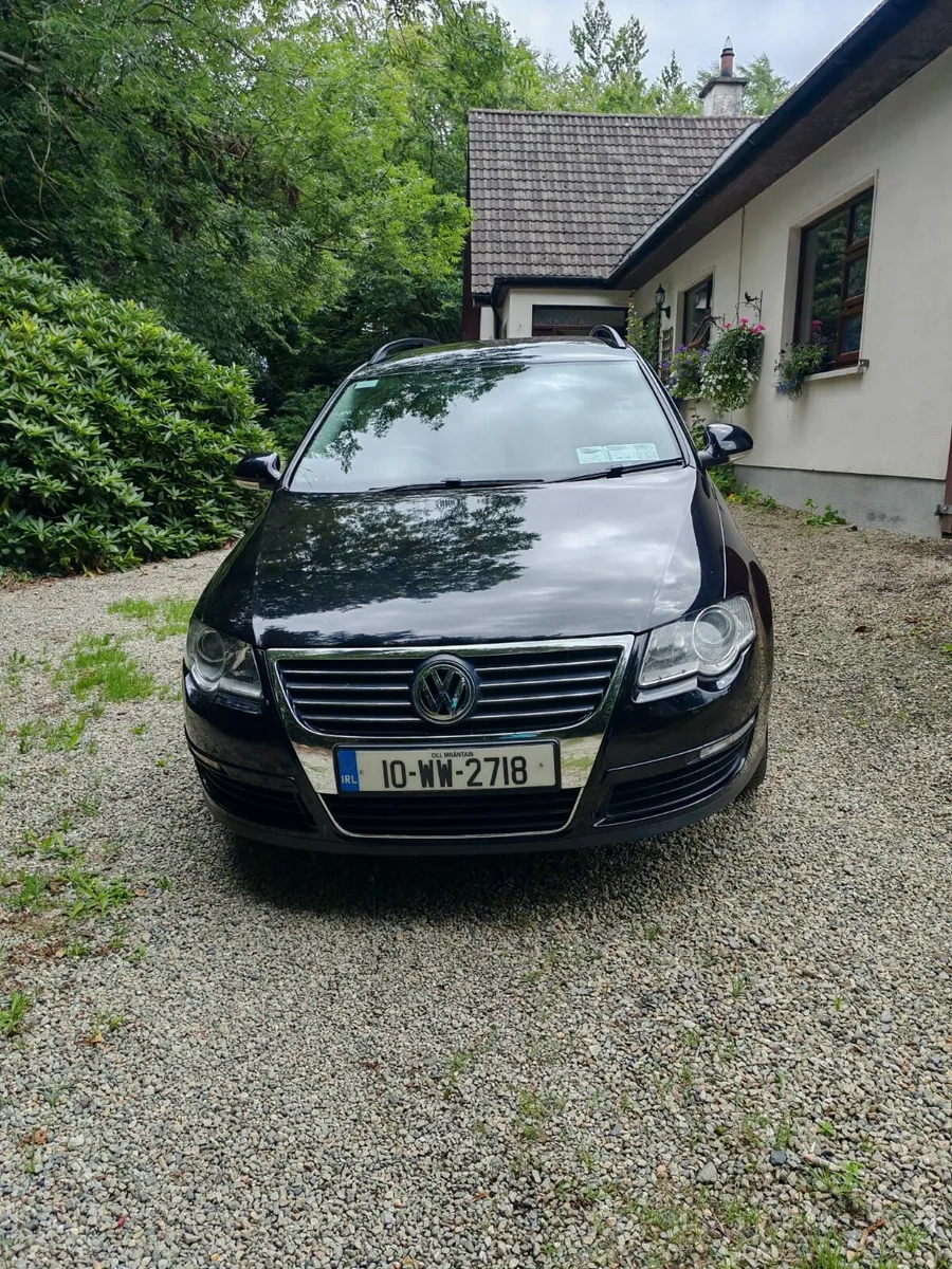 Volkswagen Passat - Image 1