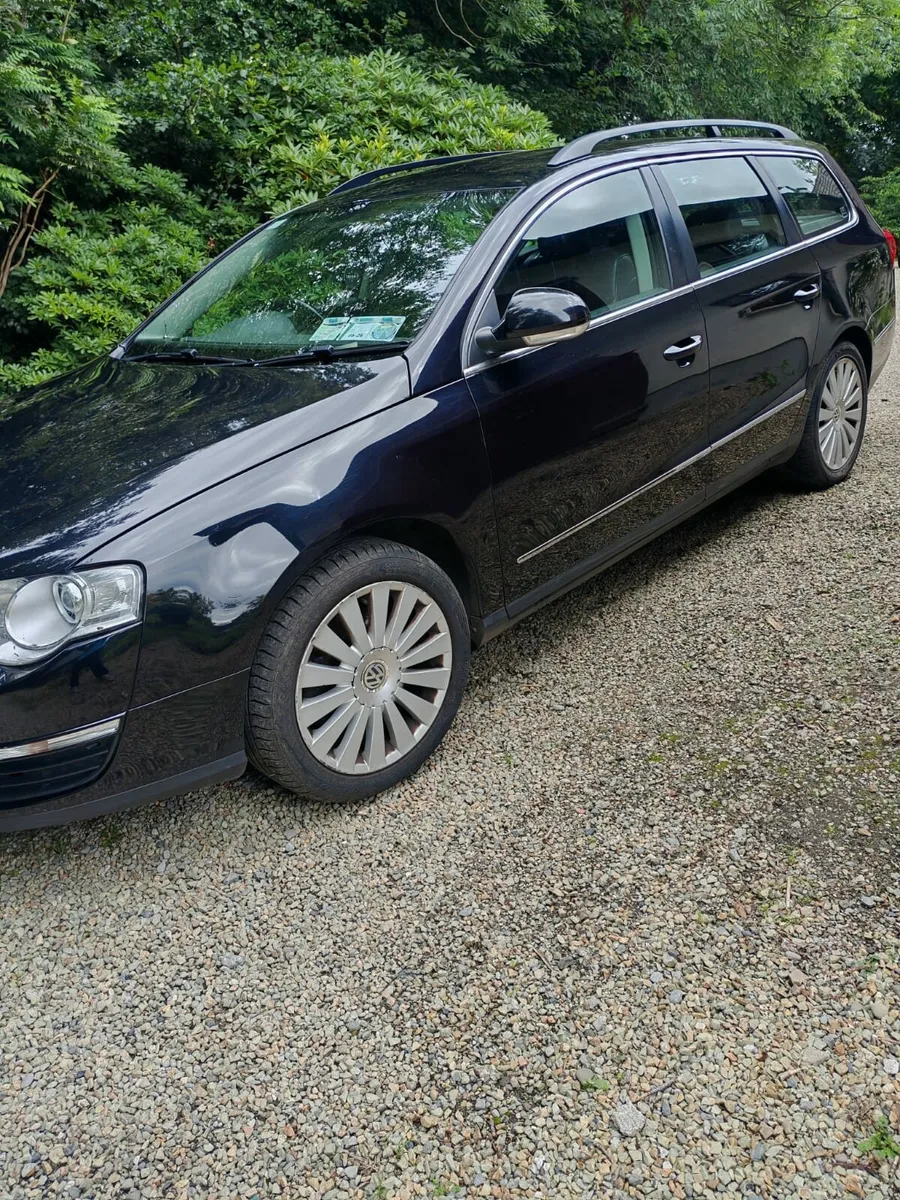 Volkswagen Passat - Image 2