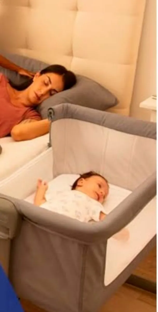 Baby crib for co-sleeping - Image 2